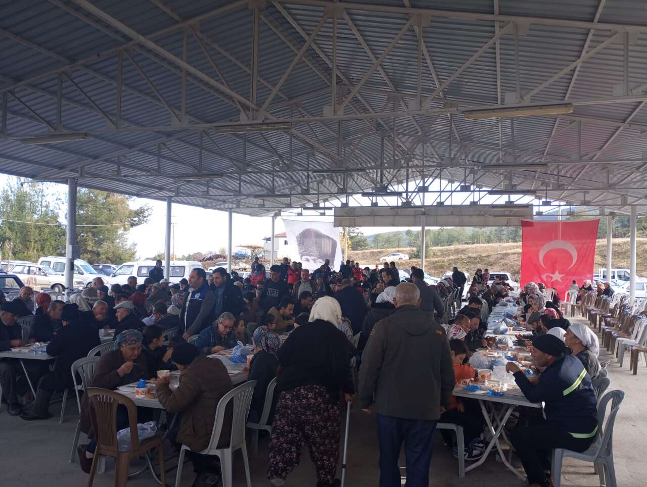 Dokuzçam Mahallesi’nde Anlamlı Buluşma: Belediye Çalışanlarından Yemekli Mevlit 2